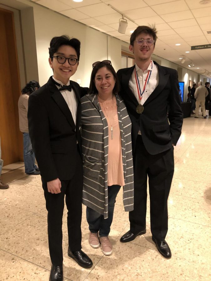 Victor Nyugen (Left), Kelli Taylor (Center), and Jackson Burnette (Right) taking a picture after the concert. 